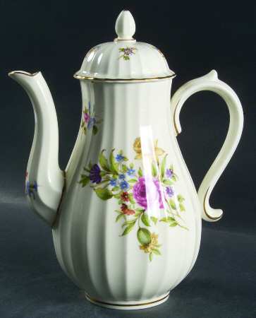 Roanoke Cream Mini Coffee Pot & Lid