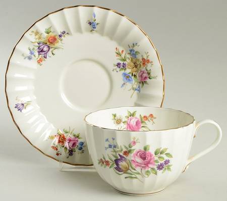 Roanoke Cream Oversized Cup & Saucer Set