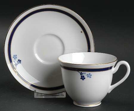 Signature Footed Cup & Saucer Set
