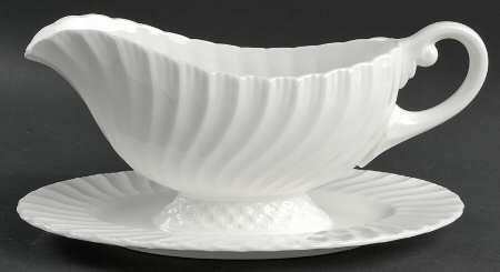 Snowflake Gravy Boat with Attached Underplate