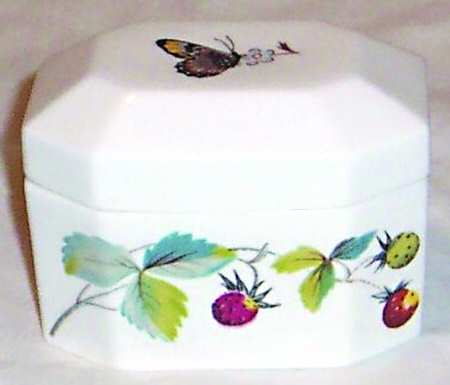Strawberry Fair (Oven To Table, Bluetrim) Octagonal Box & Lid