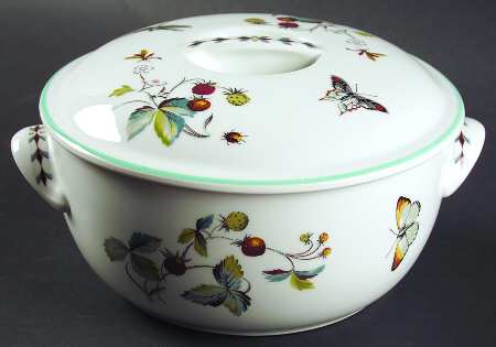 Strawberry Fair (Oven To Table, Bluetrim) 1 Qt Round Covered Casserole