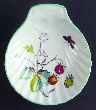 Strawberry Fair (Oven To Table, Bluetrim) Shell Shaped Dish