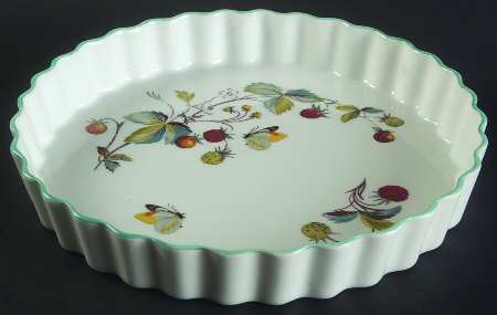 Strawberry Fair (Oven To Table, Bluetrim) 8" Quiche