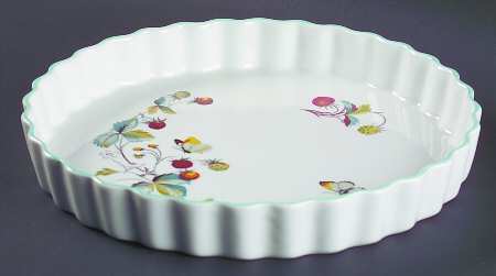 Strawberry Fair (Oven To Table, Bluetrim) 10" Quiche