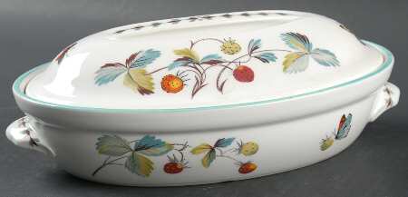 Strawberry Fair (Oven To Table, Bluetrim) 1 Quart Oval Covered Casserole