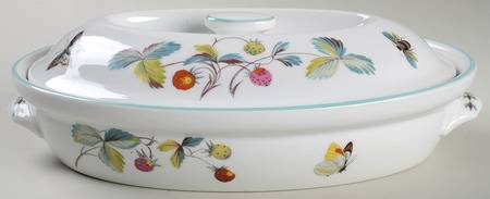 Strawberry Fair (Oven To Table, Bluetrim) Large Oval Entree Dish & Lid