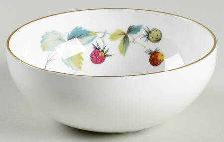 Strawberry Fair (Bone, Coupe, Smooth, Gold) Coupe Cereal Bowl