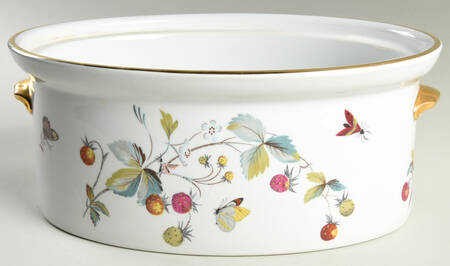 Strawberry Fair (Bone, Coupe, Smooth, Gold) 4 Qt Oval Casserole No Lid