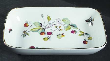 Strawberry Fair (Bone, Coupe, Smooth, Gold) 10" Rectangular Baker