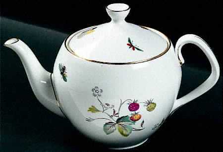 Strawberry Fair (Bone, Coupe, Smooth, Gold) Teapot & Lid
