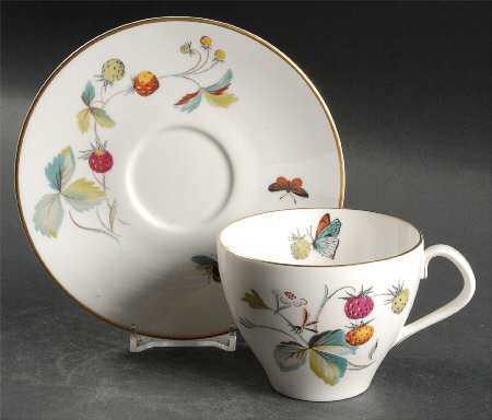 Strawberry Fair (Bone, Coupe, Smooth, Gold) Flat Cup & Saucer Set