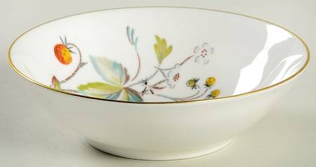 Strawberry Fair (Bone, Coupe, Smooth, Gold) Fruit/Dessert (Sauce) Bowl