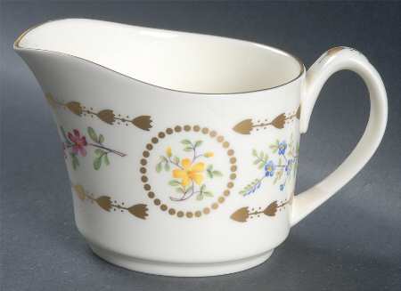 Trianon Creamer