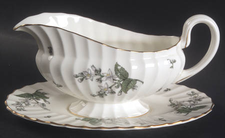 Valencia Gravy Boat & Underplate