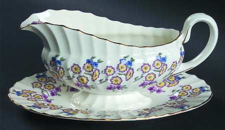 Valentine Gravy Boat with Attached Underplate