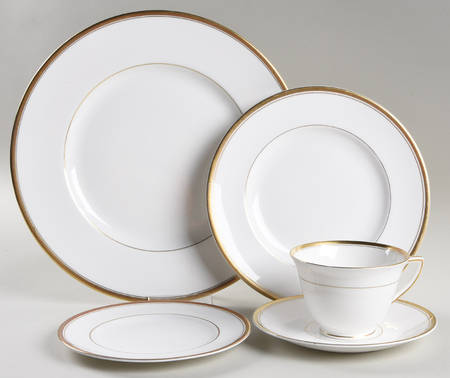 Viceroy (Gold Trim) 5 Piece Place Setting