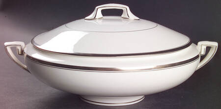 Viceroy (Platinum Trim) Round Covered Vegetable