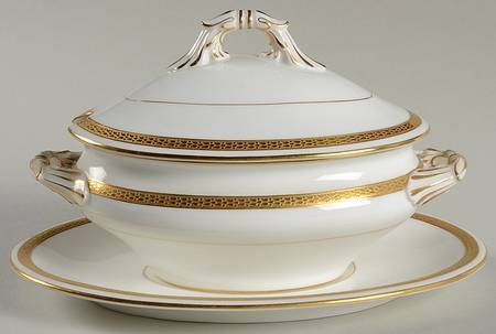 The Vigornia Gravy Boat & Lid w/Underplate
