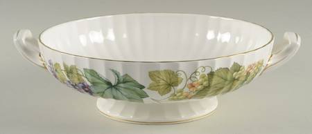 Vine Harvest Round Vegetable No Lid