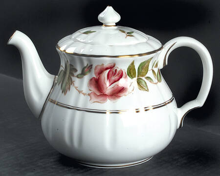 Virginia Small Teapot & Lid