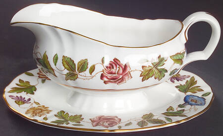 Virginia Gravy Boat with Attached Underplate