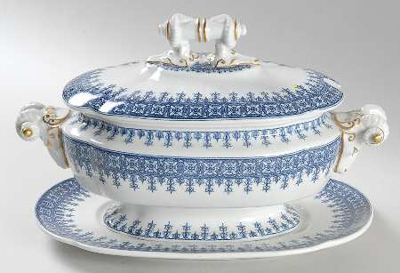 W2088 (No Trim) Sauce Boat & Lid with Underplate
