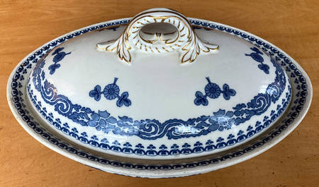 W4857 Oval Covered Vegetable
