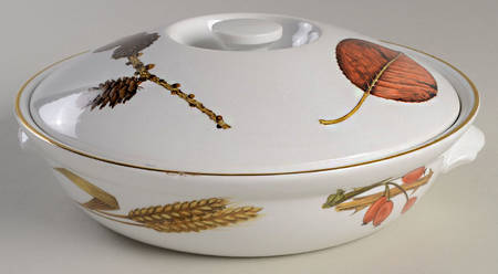 Wild Harvest (Gold Trim) 10" Round Entree Dish & Lid