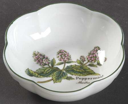Worcester Herbs (Green Trim) Round Dish/Scalloped-Small