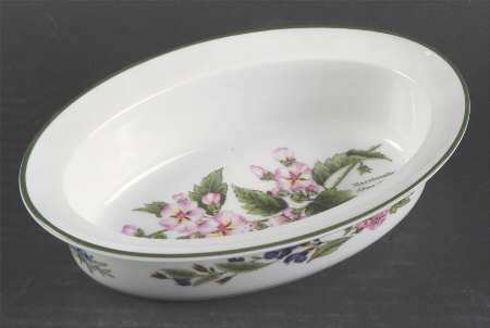 Worcester Herbs (Green Trim) 7" Oval Pie Baker