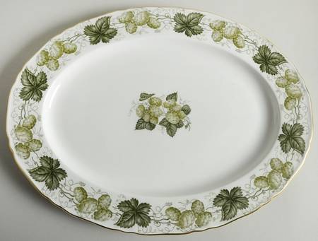 The Worcester Hop 15" Oval Serving Platter