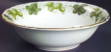 The Worcester Hop 9" Round Vegetable Bowl