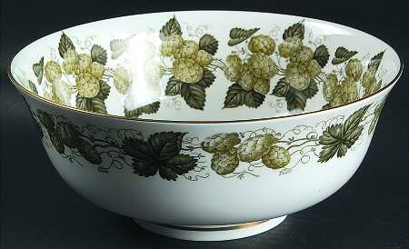 The Worcester Hop 10" Large Salad Serving Bowl