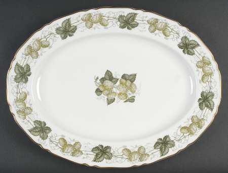The Worcester Hop 17" Oval Serving Platter