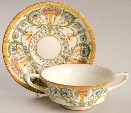 Z698-2 Footed Cream Soup Bowl & Saucer Set