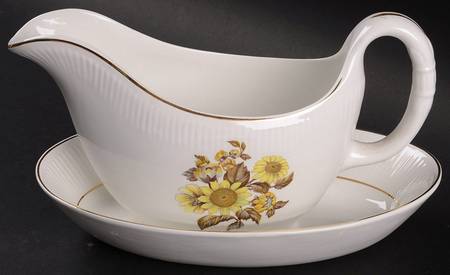 Sunflower Gravy Boat & Underplate
