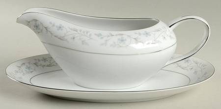 Fairlawn Gravy Boat & Underplate/Relish