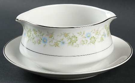 Pauline Gravy Boat with Attached Underplate