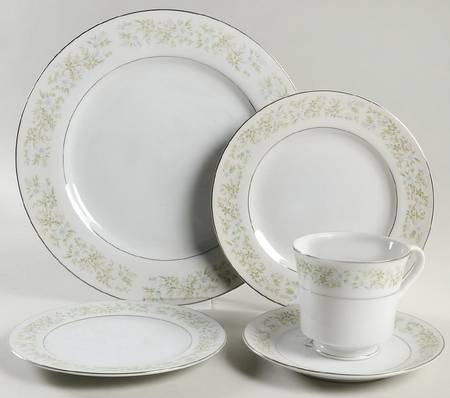 Pauline 5 Piece Place Setting