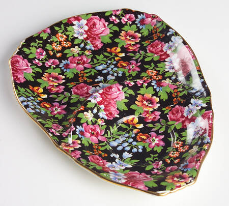 Chelsea Plate for Dessert Plate & Cup Set