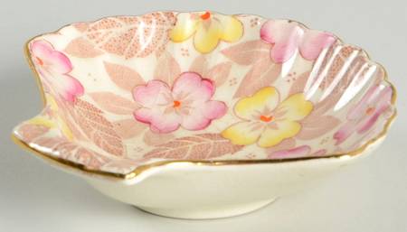 Clyde 3" Shell Shaped Nut Dish