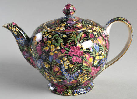 Crocus Black Albans Tea Pot & Lid
