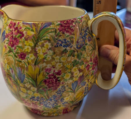 Crocus White Countess Creamer