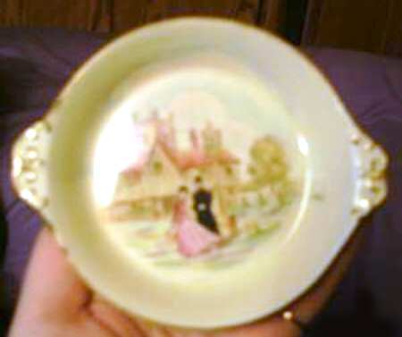 Happy Days Round Sweet Meat Dish