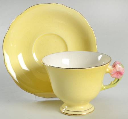 Hibiscus Footed Cup & Saucer Set