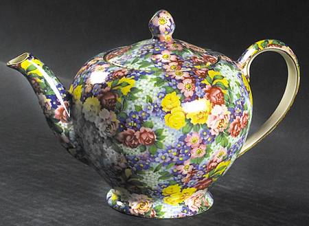 Julia (Disc. 1954) 3 Cup Albans Teapot & Lid