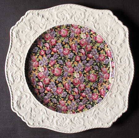 Majestic Older Dinner Plate wWedgwood Border