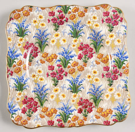 Marguerite (Gold Trim) Square Luncheon Plate