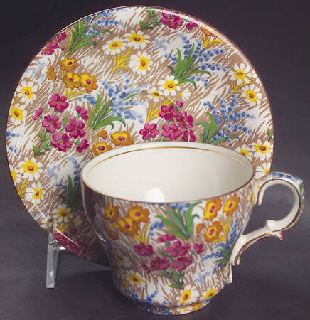 Marguerite (Gold Trim) Footed Cup & Saucer Set